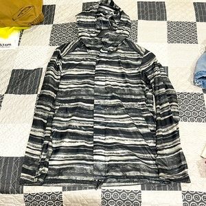 Brand: lululemon Size: Medium Color: Black and Gray